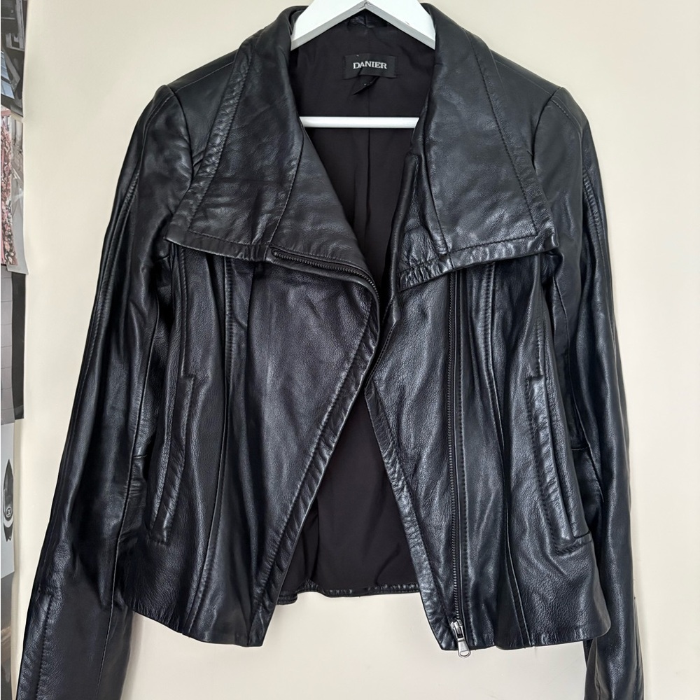 Danier Women's Black Leather Jacket